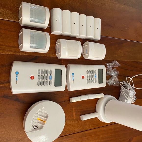 SimpliSafe Security System - Picture 2 of 3